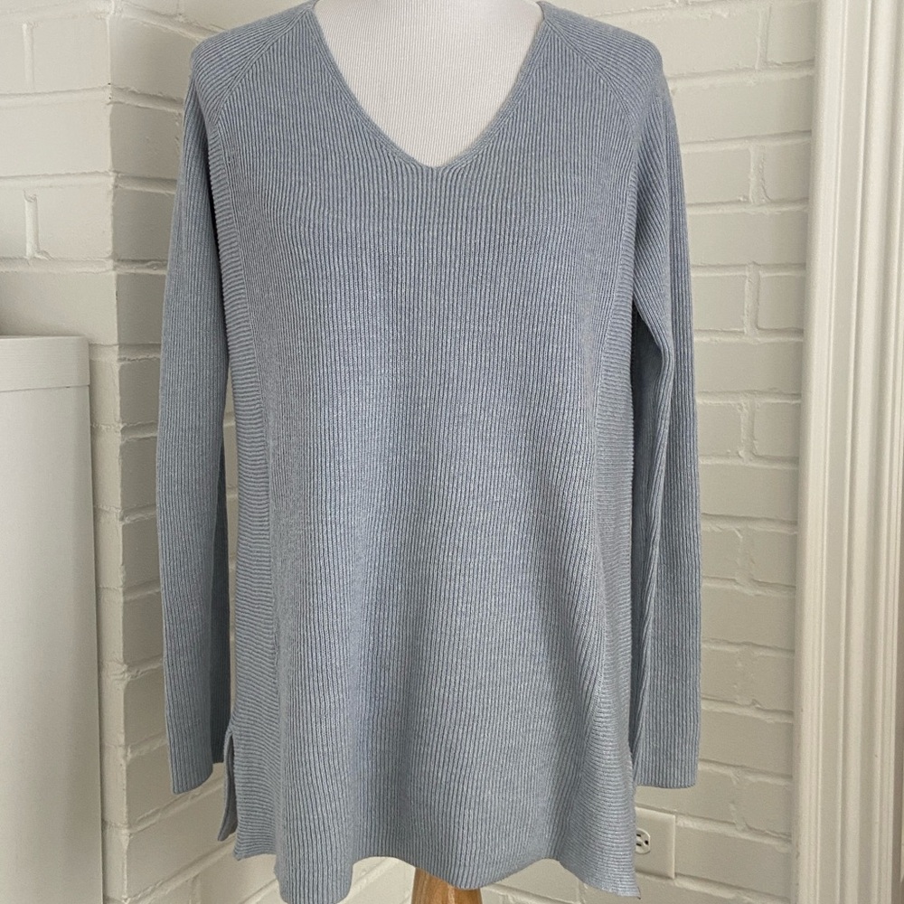 Classic New With Tags Eddie Bauer Soft Blue Spring-Summer Knit Sweater Size M